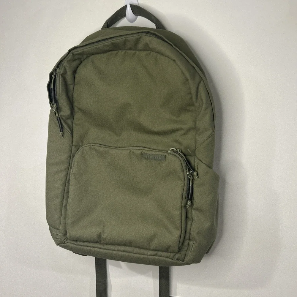 Brevité The Jumper 18L Backpack Olive Green Laptop Bag